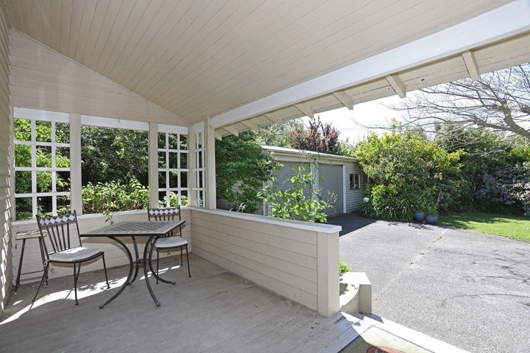 Photo of property in 6 Ross Street, Marton, 4710