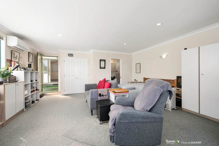 Photo of property in 2 Huntingdon Street, Northland, Wellington, 6012