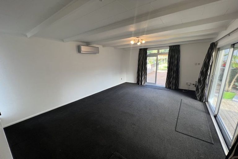 Photo of property in 25 Crompton Road, Massey, Auckland, 0614