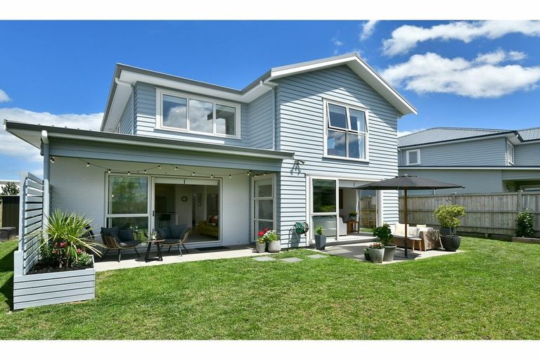 Photo of property in 6 Onekura Street, Red Beach, 0932