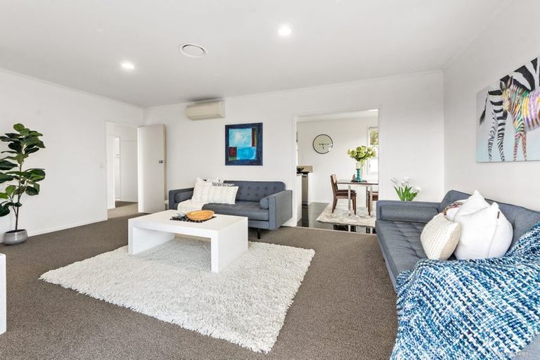 Photo of property in 4 Malmo Place, Massey, Auckland, 0614