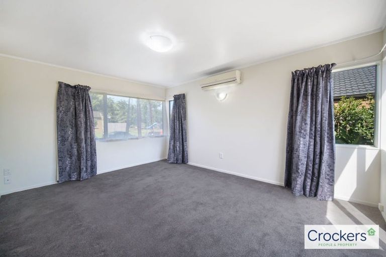 Photo of property in 30 Kona Crescent, Henderson, Auckland, 0610