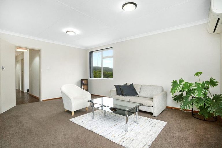 Photo of property in 90 Jamaica Drive, Grenada North, Wellington, 5028