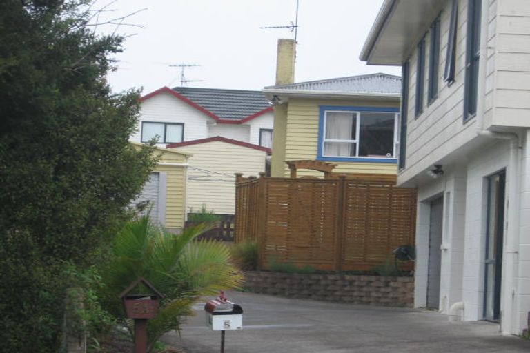 Photo of property in 1/5 Ellice Road, Totara Vale, Auckland, 0629