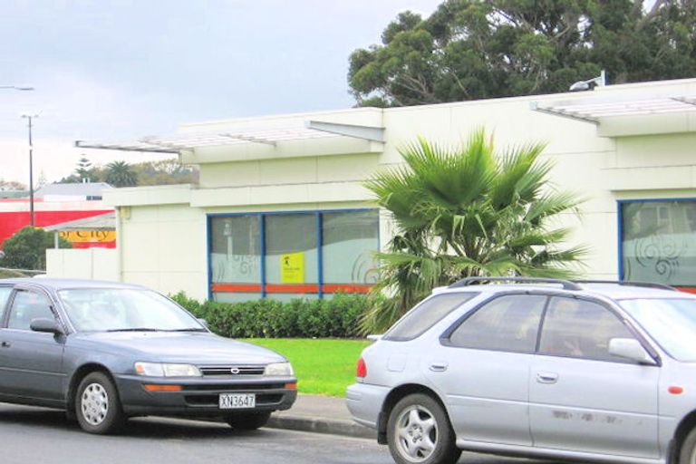 Photo of property in 2f/12 Selwyn Road, Cockle Bay, Auckland, 2014