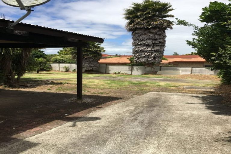 Photo of property in 12 Miller Road, Mangere Bridge, Auckland, 2022