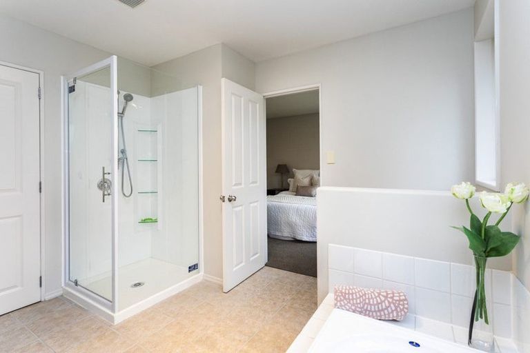 Photo of property in 37 Hussey Road, Harewood, Christchurch, 8051