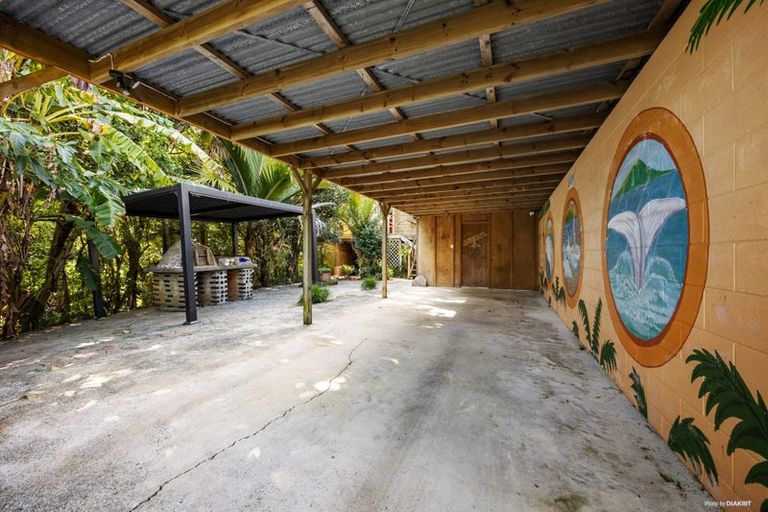 Photo of property in 35 Clinton Road, Tawharanui Peninsula, Matakana, 0986