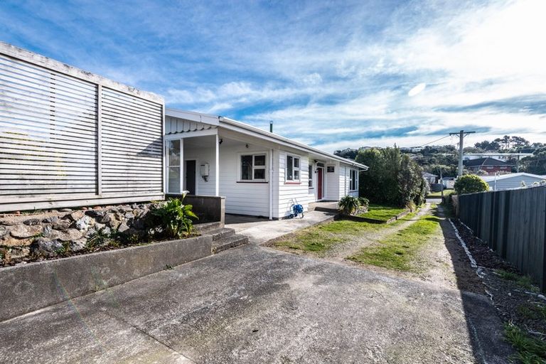 Photo of property in 99a Clifford Road, Johnsonville, Wellington, 6037