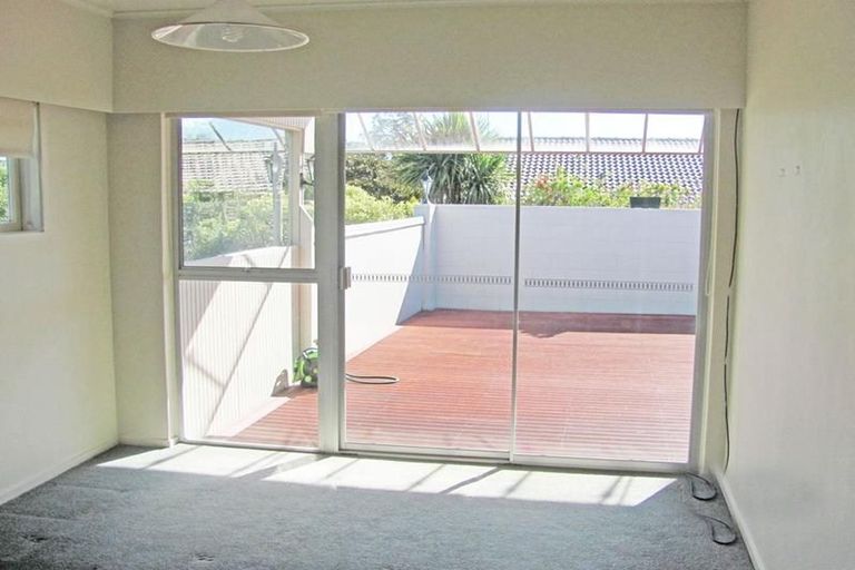 Photo of property in 10 Terrylyn Drive, Hillcrest, Auckland, 0627