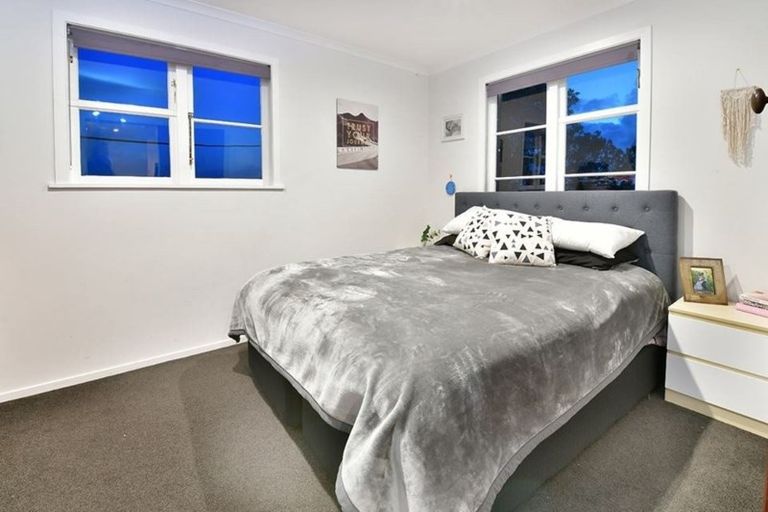 Photo of property in 32 Karaka Street, Helensville, 0800