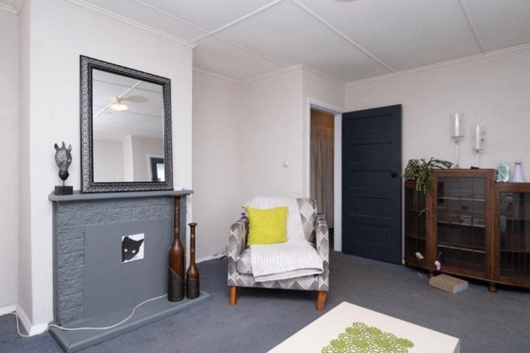 Photo of property in 2 Waihi Road, Hawera, 4610