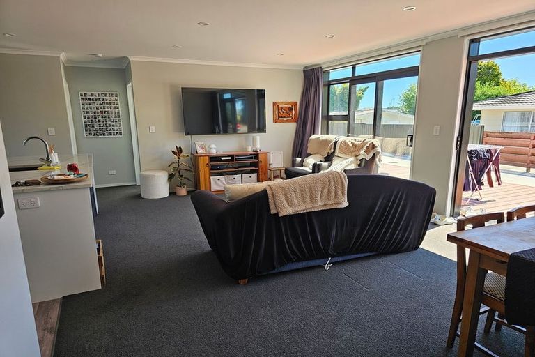 Photo of property in 17a Terry Crescent, Milson, Palmerston North, 4414