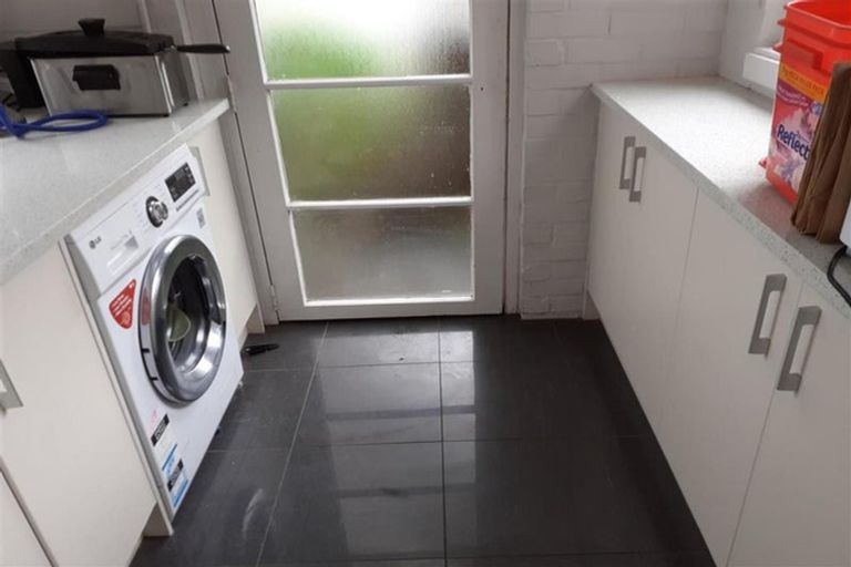 Photo of property in 10 Mcclintock Road, Massey, Auckland, 0614