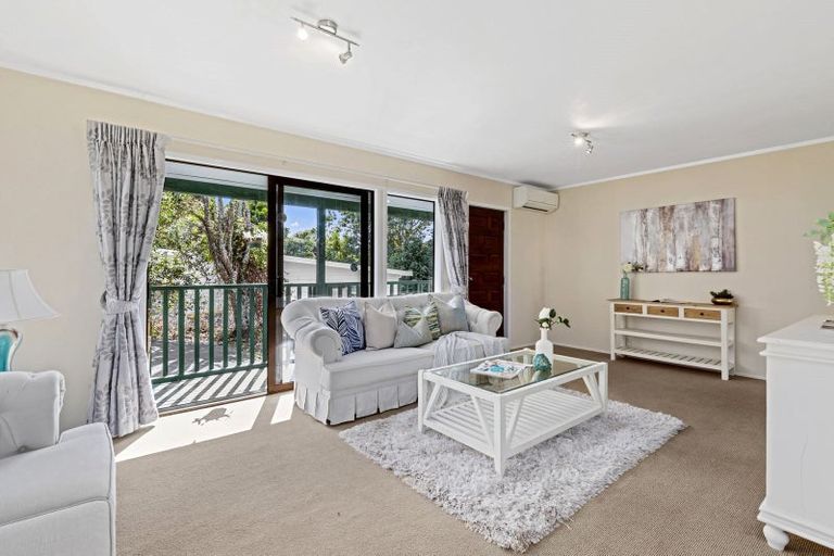 Photo of property in 2/130 Glamorgan Drive, Torbay, Auckland, 0630