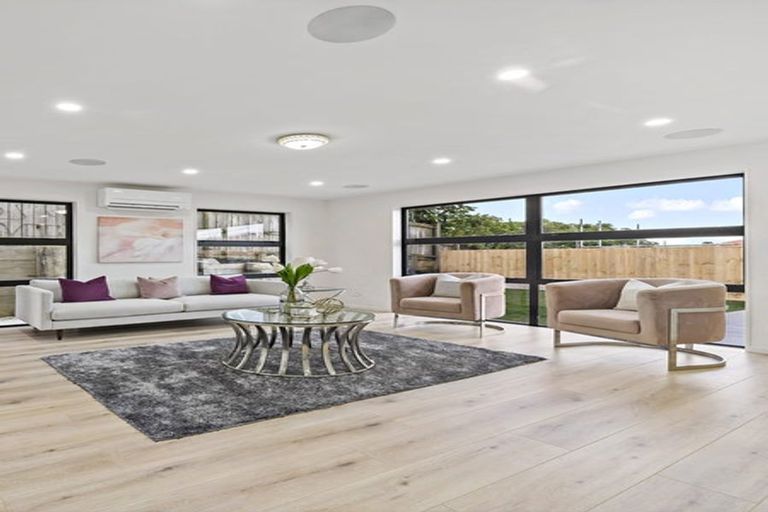 Photo of property in 11 Tawapou Close, Massey, 0614