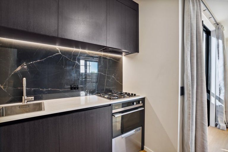 Photo of property in 39 Casterway Crescent, Jacks Point, 9371