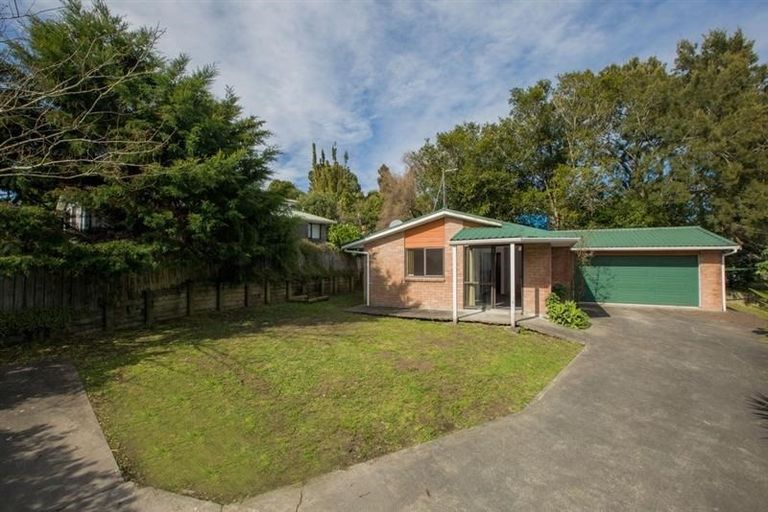 Photo of property in 8b Capricorn Place, Glen Eden, Auckland, 0602