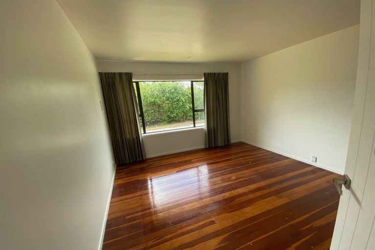 Photo of property in 80 Neil Avenue, Te Atatu Peninsula, Auckland, 0610