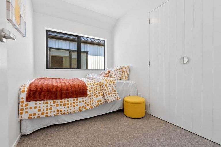 Photo of property in 6/18 Albert Road, Kelston, Auckland, 0602