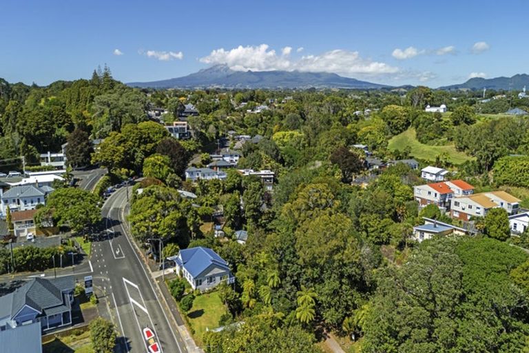 Photo of property in 28 Carrington Street, New Plymouth, 4310