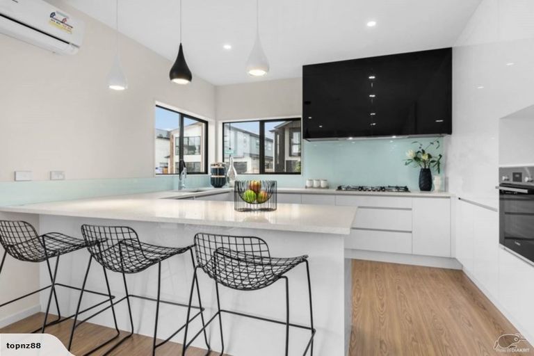 Photo of property in 10 Myland Drive, Hobsonville, Auckland, 0616