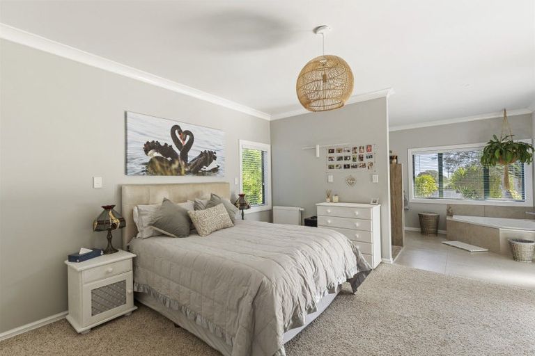 Photo of property in 128 Wairau Road, Oakura, 4314