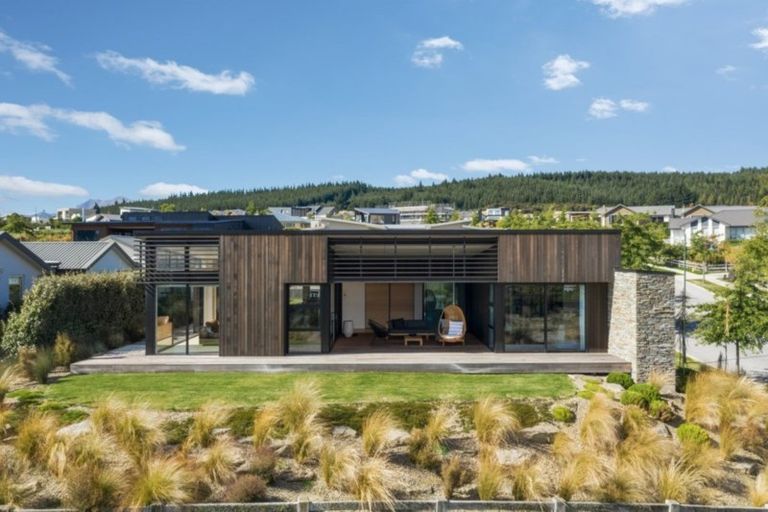 Photo of property in 5 Forest Heights, Wanaka, 9305