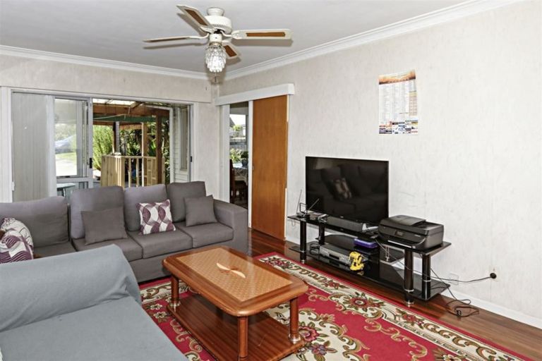 Photo of property in 65 Larnoch Road, Henderson, Auckland, 0610
