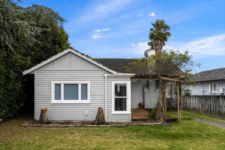 Photo of property in 55 Titirangi Road, New Lynn, Auckland, 0600