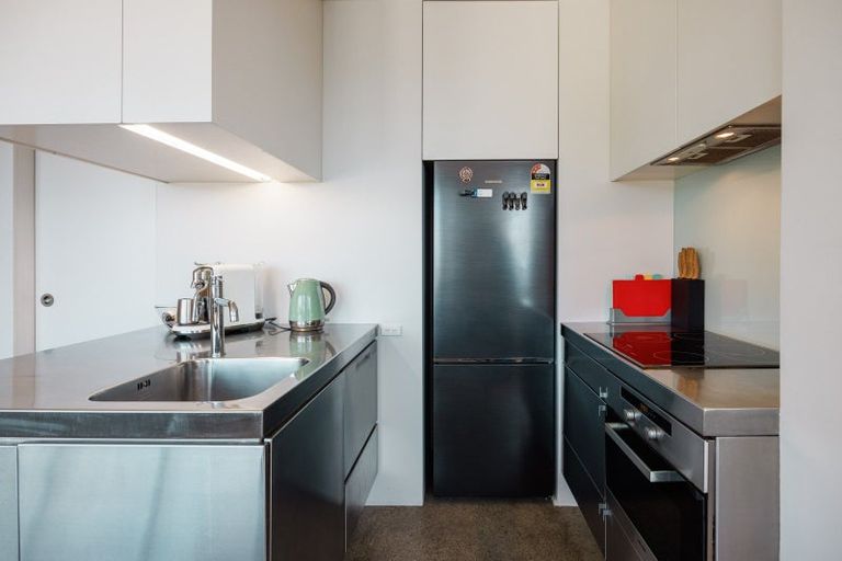 Photo of property in 2f5 Oriental Terrace, Mount Victoria, Wellington, 6011