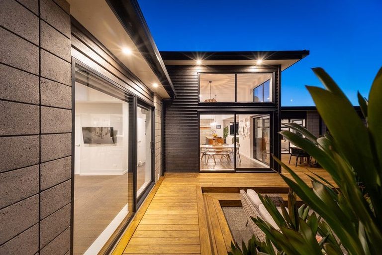 Photo of property in 9 Te Heke Place, Waikanae, 5036