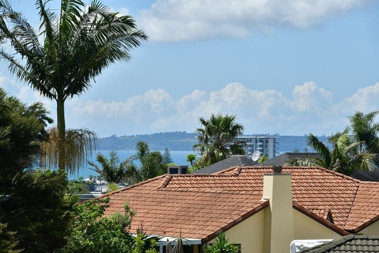 Photo of property in 9 Grovenor Drive, Orewa, 0931