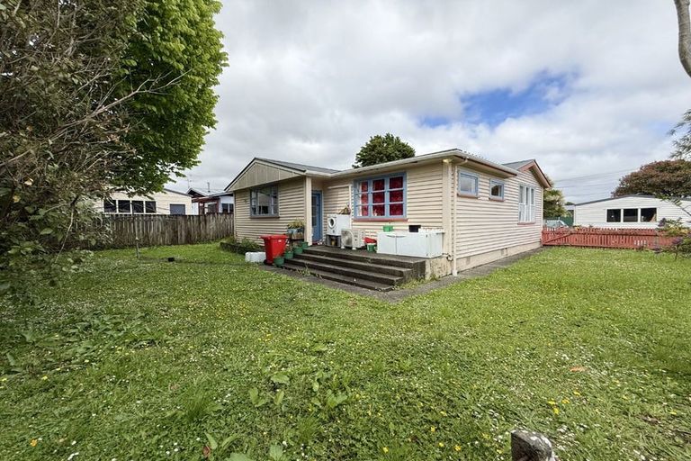 Photo of property in 12 Henry Street, Ebdentown, Upper Hutt, 5018