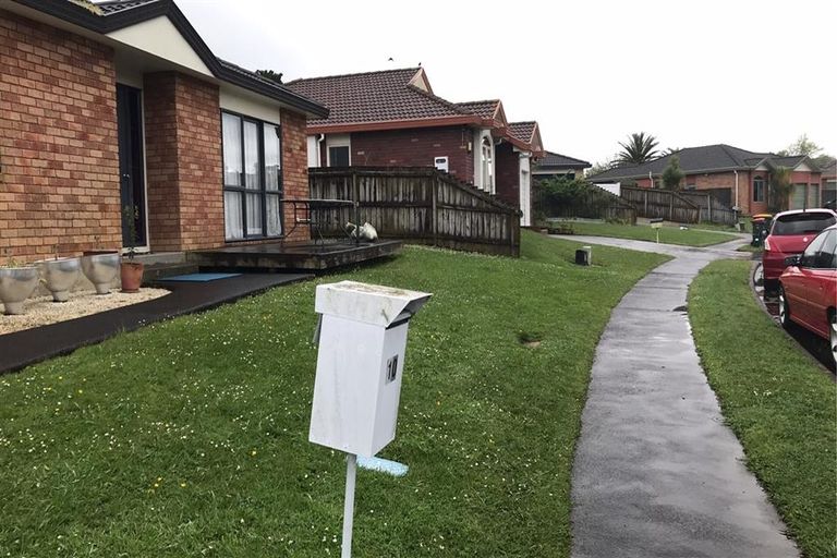 Photo of property in 10 Liddesdale Place, Papakura, 2110