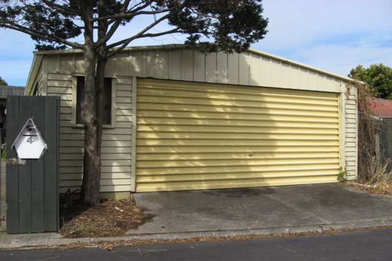 Photo of property in 4 Kenton Lane, Mangere, Auckland, 2022