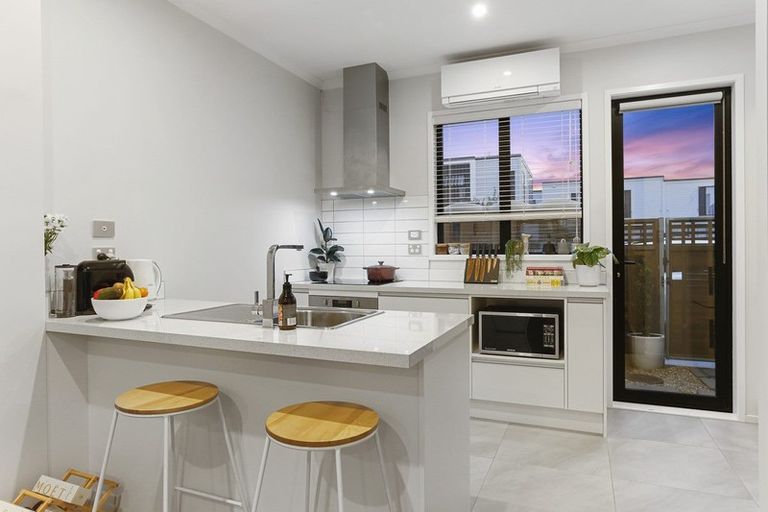 Photo of property in 81e Hobsonville Point Road, Hobsonville, Auckland, 0616