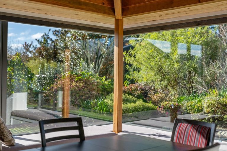 Photo of property in 64 Karina Road, Merrilands, New Plymouth, 4312