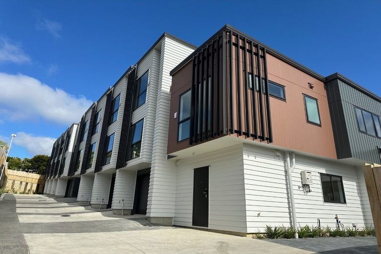 Photo of property in 9/28 Ludlow Terrace, Totara Vale, Auckland, 0627
