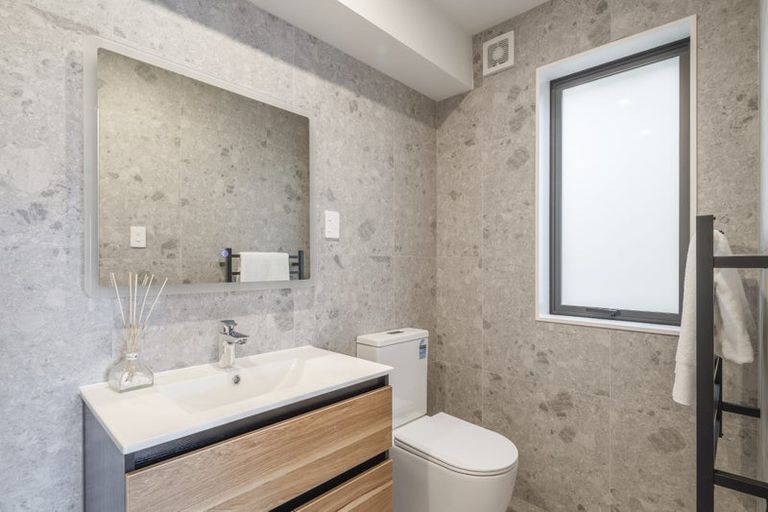 Photo of property in 1/12 Manuwai Road, Torbay, Auckland, 0630
