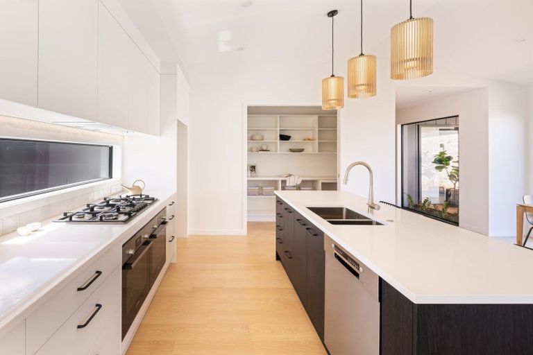 Photo of property in 10 Bosun Place, Te Atatu Peninsula, Auckland, 0610