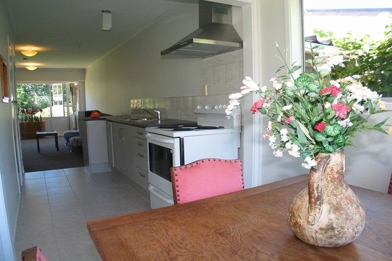 Photo of property in 11a/4 Bayside Avenue, Te Atatu Peninsula, Auckland, 0610