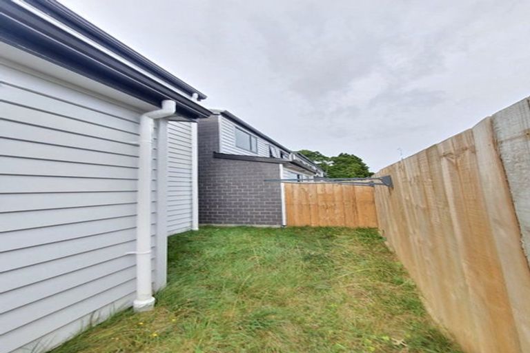 Photo of property in 425d Great South Road, Opaheke, Papakura, 2113