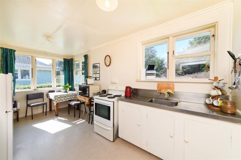 Photo of property in 28 Ahuru Street, Marton, 4710