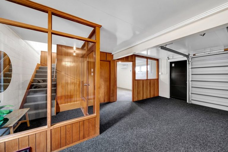 Photo of property in 1 Williams Avenue, Hawera, 4610