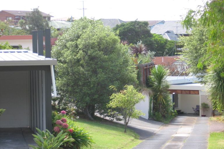 Photo of property in 17 Prestige Place, Castor Bay, Auckland, 0620