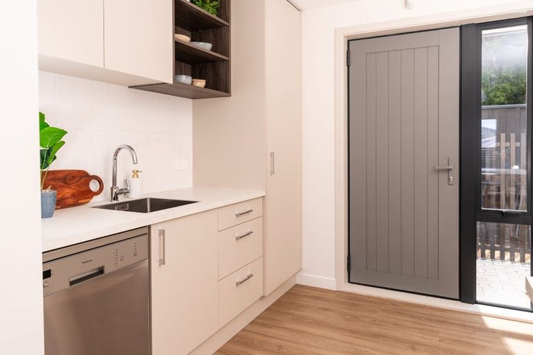 Photo of property in 32 Kaihuia Street, Northland, Wellington, 6012