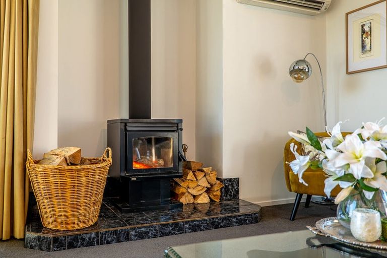 Photo of property in 320 Main North Road, Redwood, Christchurch, 8051