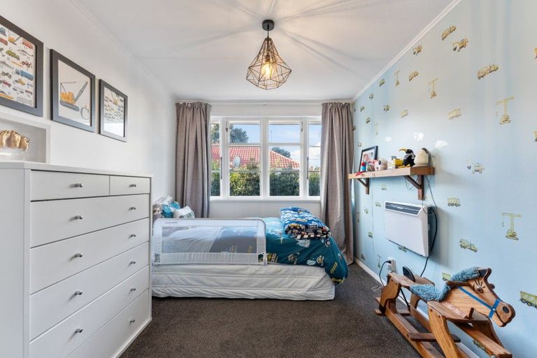 Photo of property in 21 Hadfield Crescent, College Estate, Whanganui, 4500