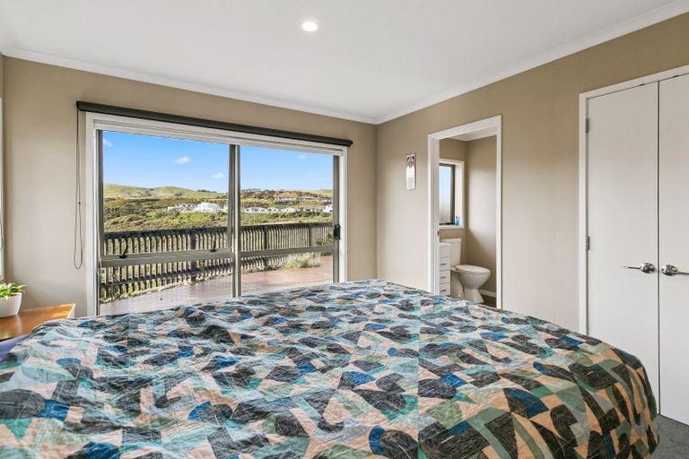 Photo of property in 226 Mark Avenue, Grenada Village, Wellington, 6037